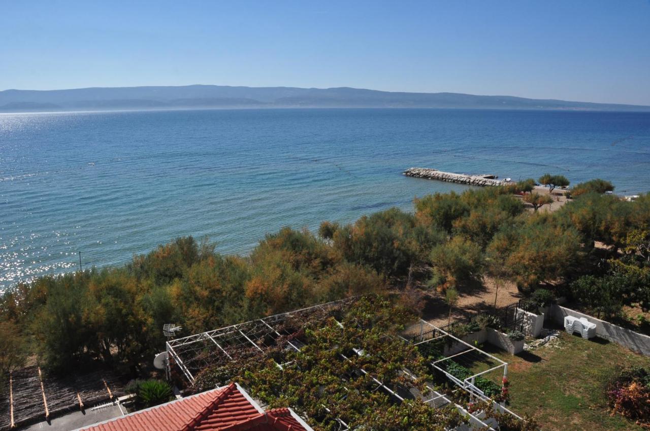 Апартаменты Anastazija Sea View Омиш Экстерьер фото