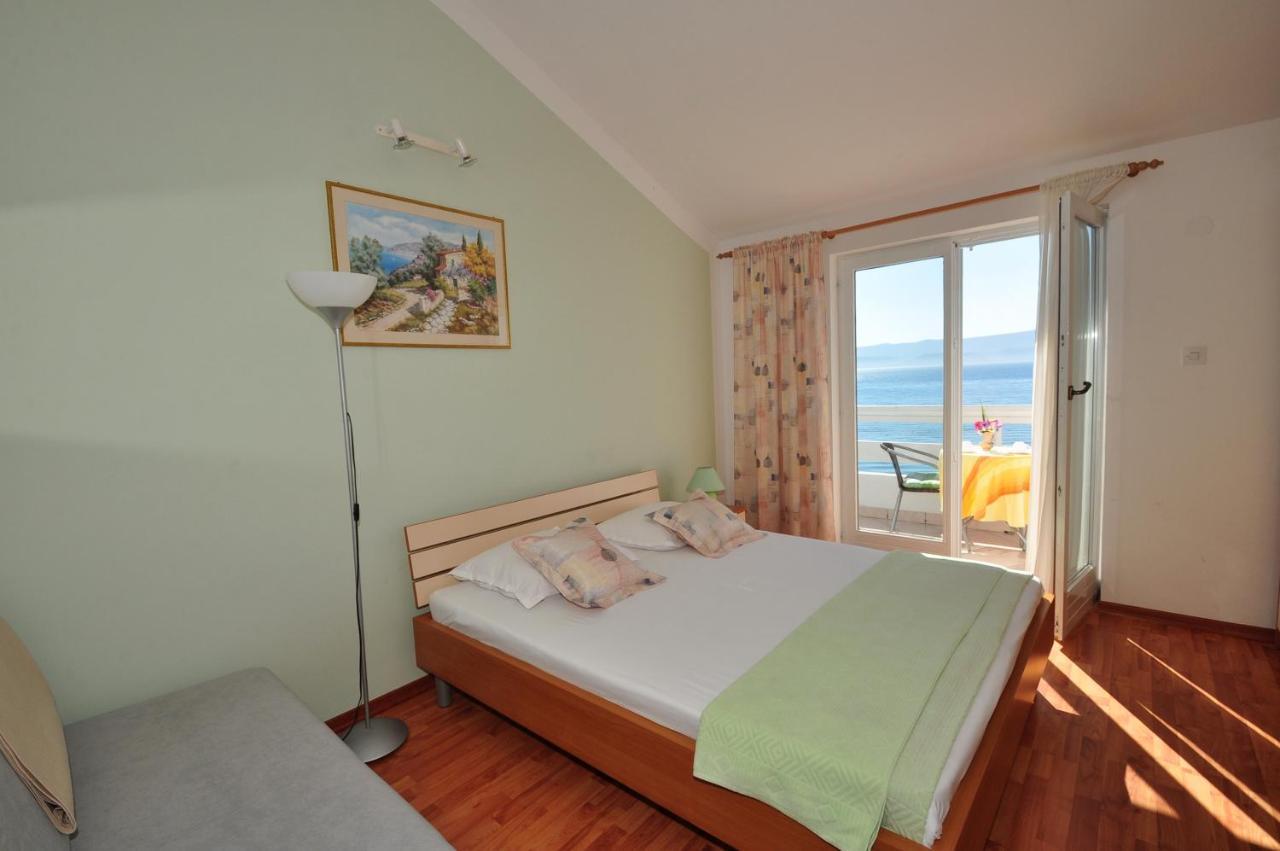 Апартаменты Anastazija Sea View Омиш Экстерьер фото
